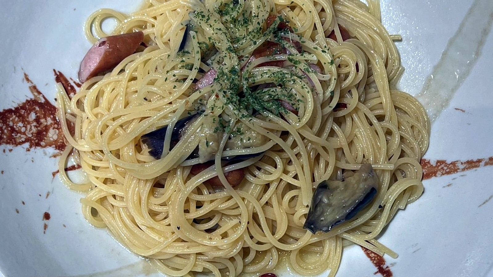 ナスとソーセージの和風パスタ