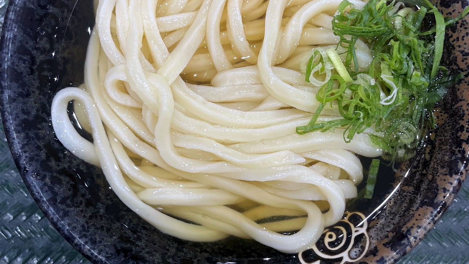 はなまるうどんのかけうどん