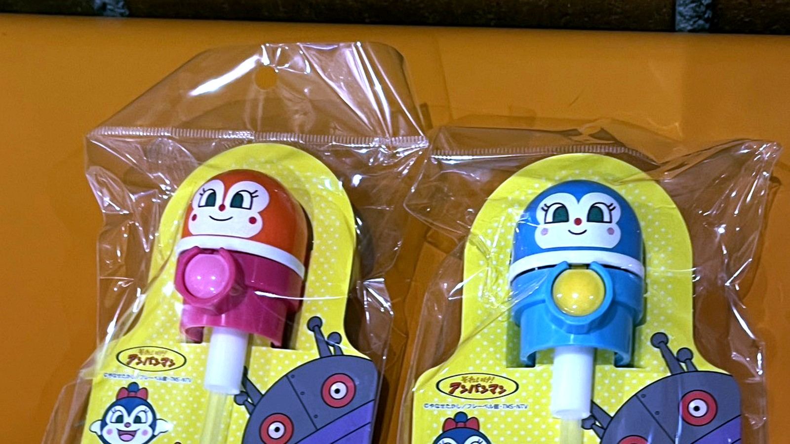 アンパンマンのペットボトルキャップ2種類